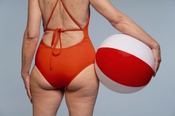 Why does cellulite form and can it be reduced?